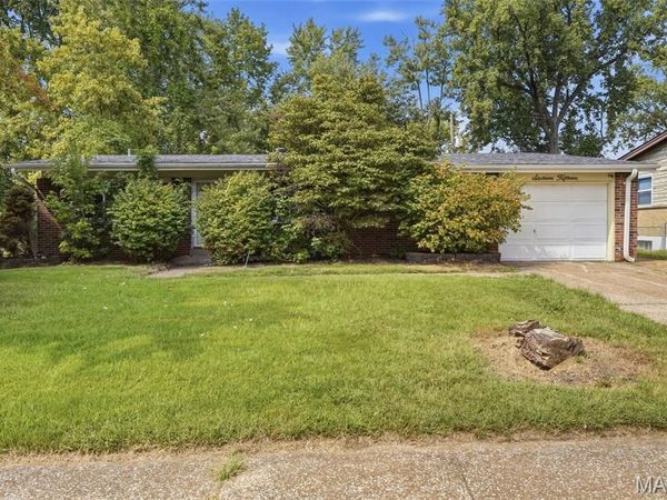 1615 Trotter Way , Florissant, MO 63033