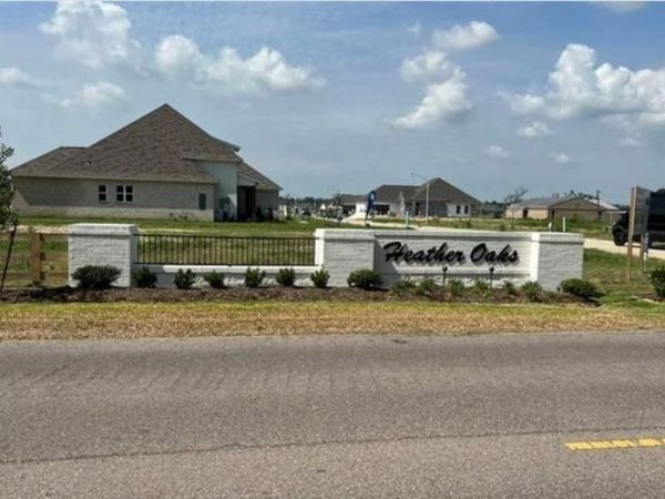 137 SOPHIA Drive , Luling, LA 70070