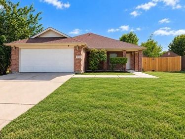 8116 Hulen Park Circle, Fort Worth, TX 76123