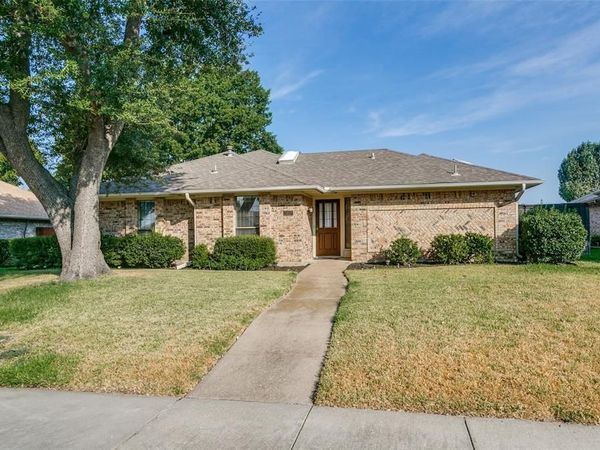 1927 E Branch Hollow Drive, Carrollton, TX 75007