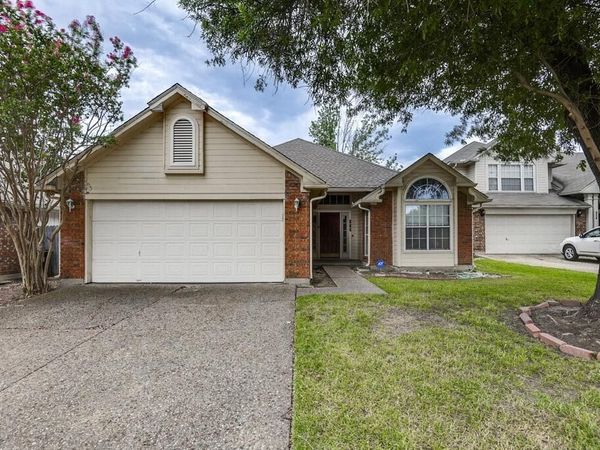 952 Freshwood Court, Arlington, TX 76017