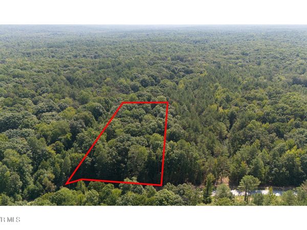 815 Strike King Drive Drive, Jackson, TN 38301