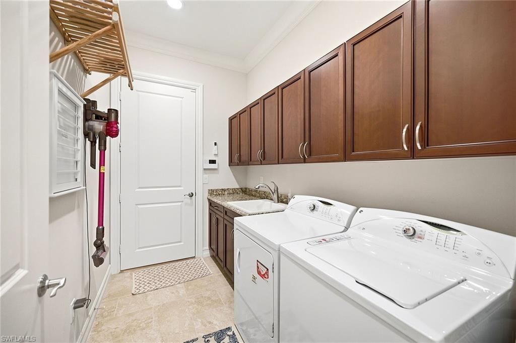 6646 Costa Cir, Naples, FL 34113 Photo