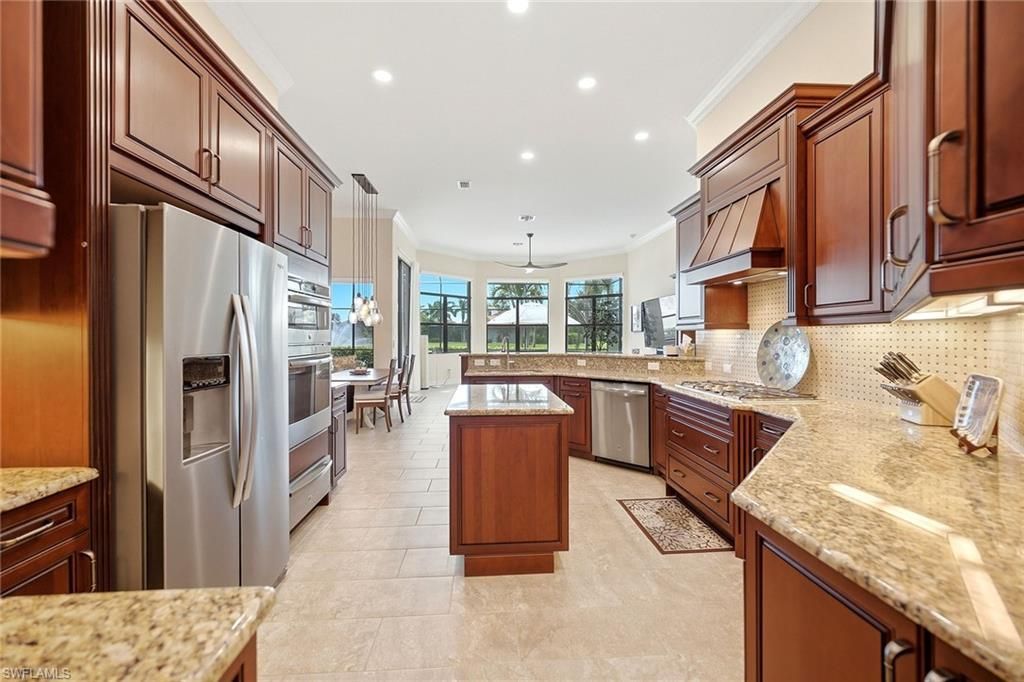 6646 Costa Cir, Naples, FL 34113 Photo