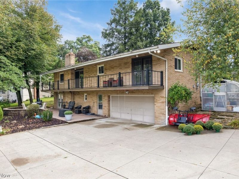 2134 Ritz Manor Drive , Uniontown, OH 44685 Photo 4