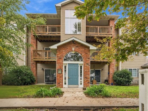 2665 Triple Crown Lane, Unit 2, Iowa City, IA 52240