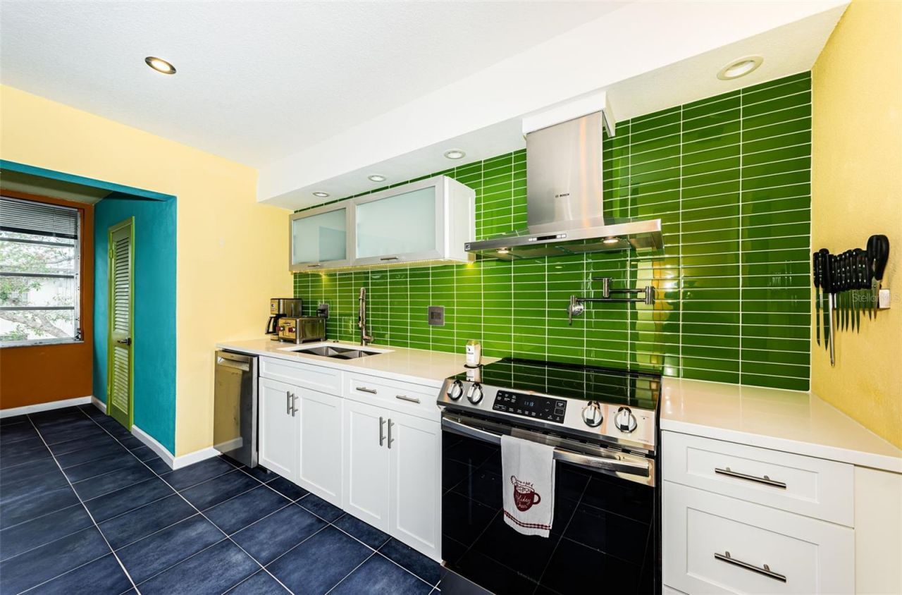 5880 38th Avenue N, Unit 309, Saint Petersburg, FL 33710 Photo