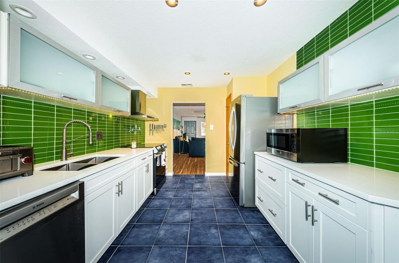 5880 38th Avenue N, Unit 309, Saint Petersburg, FL 33710 Photo
