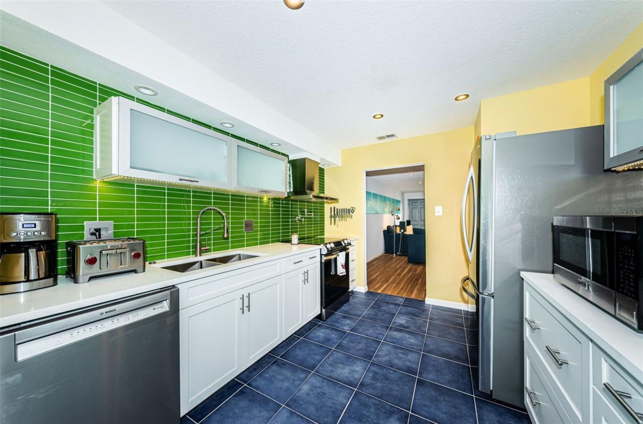5880 38th Avenue N, Unit 309, Saint Petersburg, FL 33710 Photo