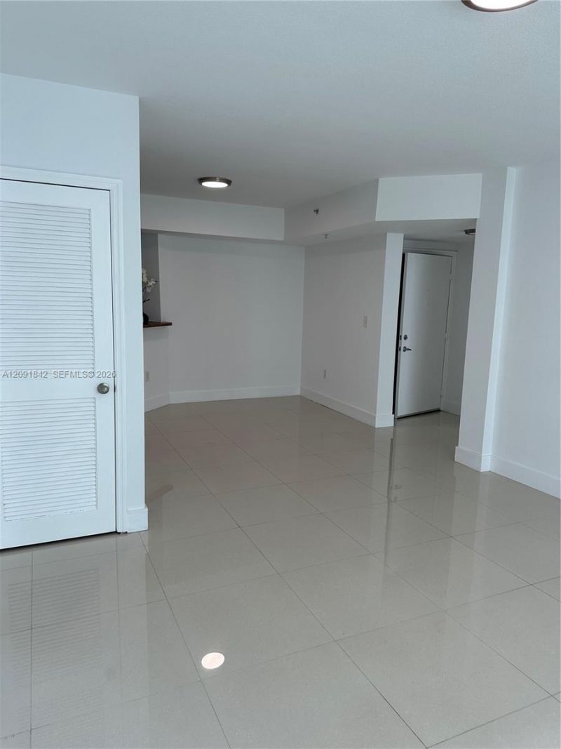 9201 Collins Ave , Unit 524, Surfside, FL 33154 Photo