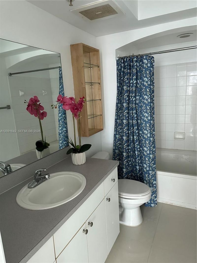 9201 Collins Ave , Unit 524, Surfside, FL 33154 Photo