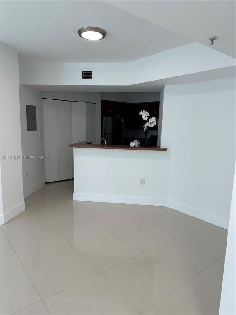 9201 Collins Ave , Unit 524, Surfside, FL 33154 Photo
