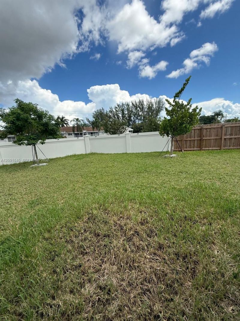 2661 SE 24th Ct , Homestead, FL 33035 Photo