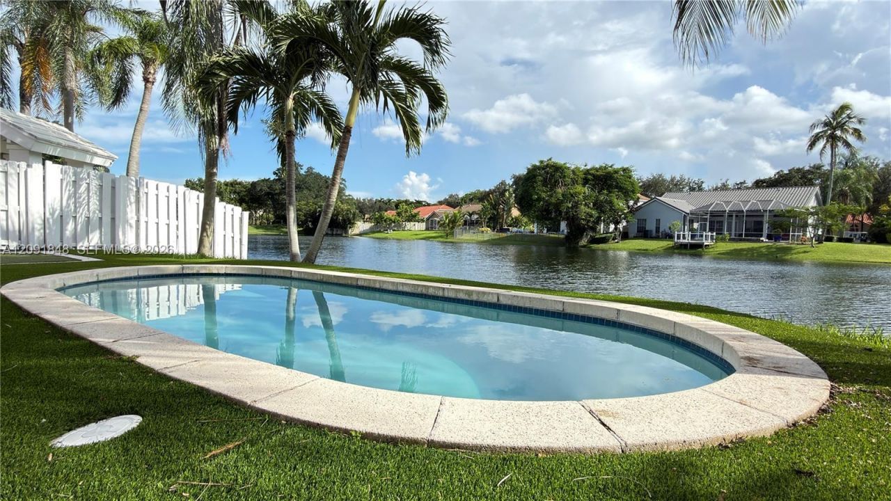 13950 Oak Ridge Dr, Davie, FL 33325 Photo