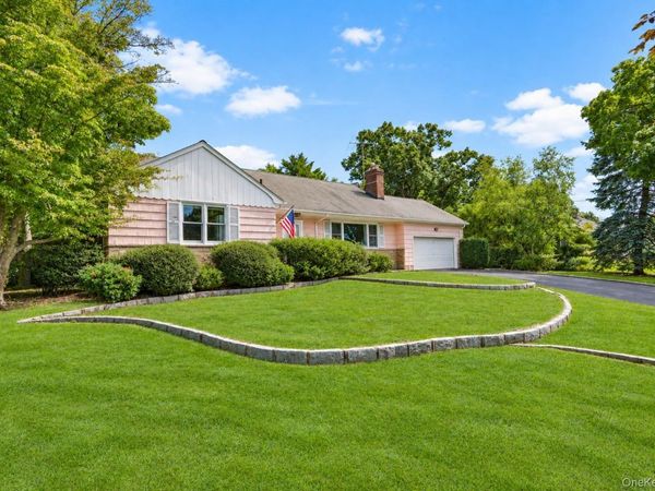 25 Manger Circle, Pelham, NY 10803