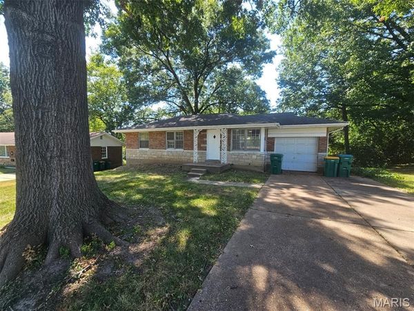 9725 Griffin Drive , St Louis, MO 63137