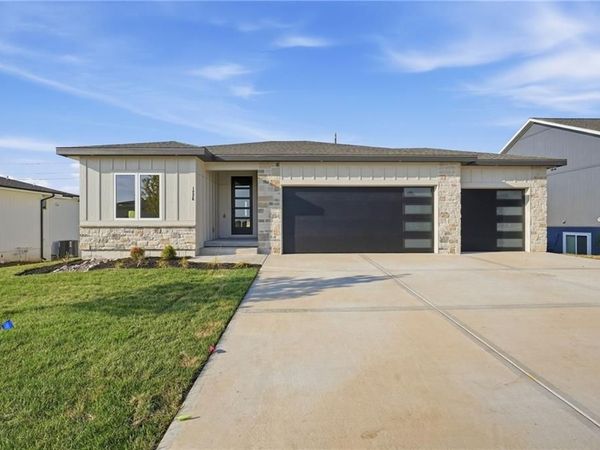 1226 Larkspur Place, Raymore, MO 64083