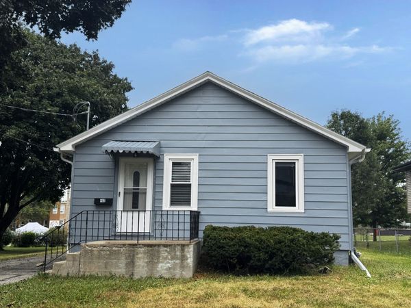 402 S 13th Avenue , St. Charles, IL 60174