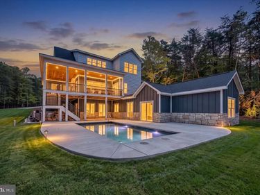 200 SWEETWATER DRIVE , PENHOOK, VA 24137