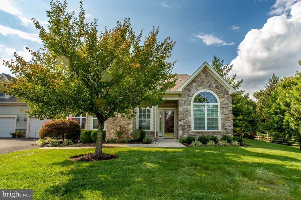 14 FIVE PONDS CIRCLE , WARMINSTER, PA 18974