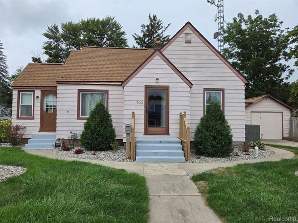 703 N State Street , Caro, Mi 48723
