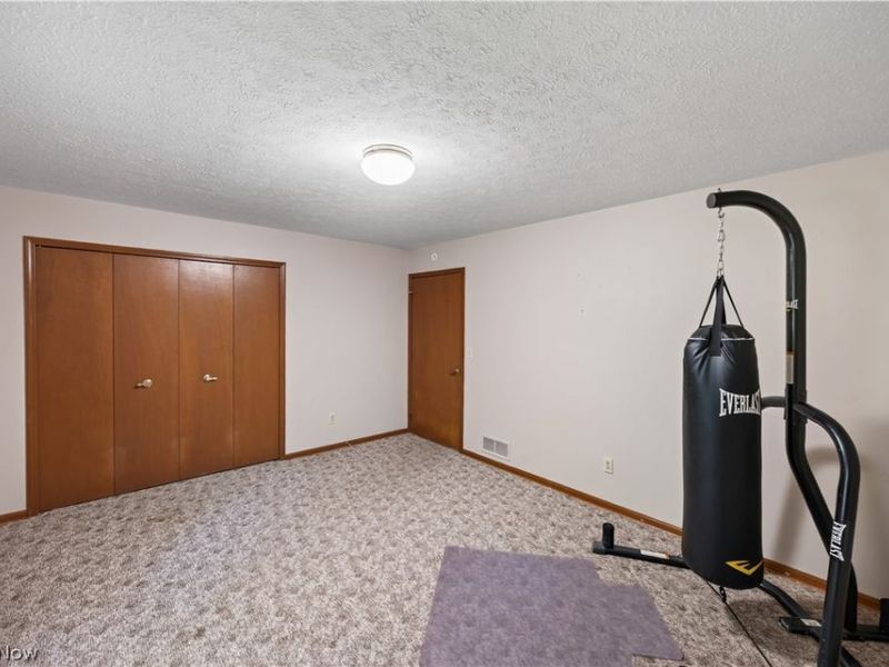 8307 Old Post Road, Olmsted Falls, OH 44138 Photo 17