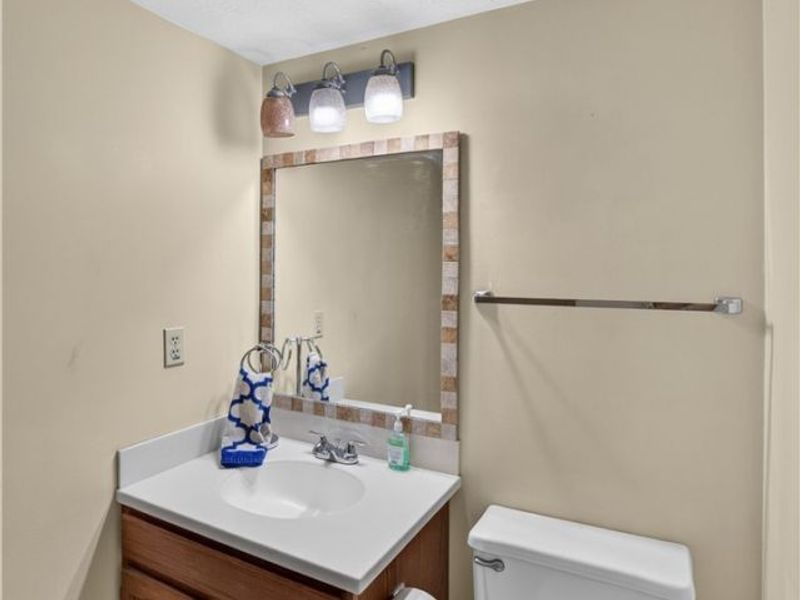 8307 Old Post Road, Olmsted Falls, OH 44138 Photo 18