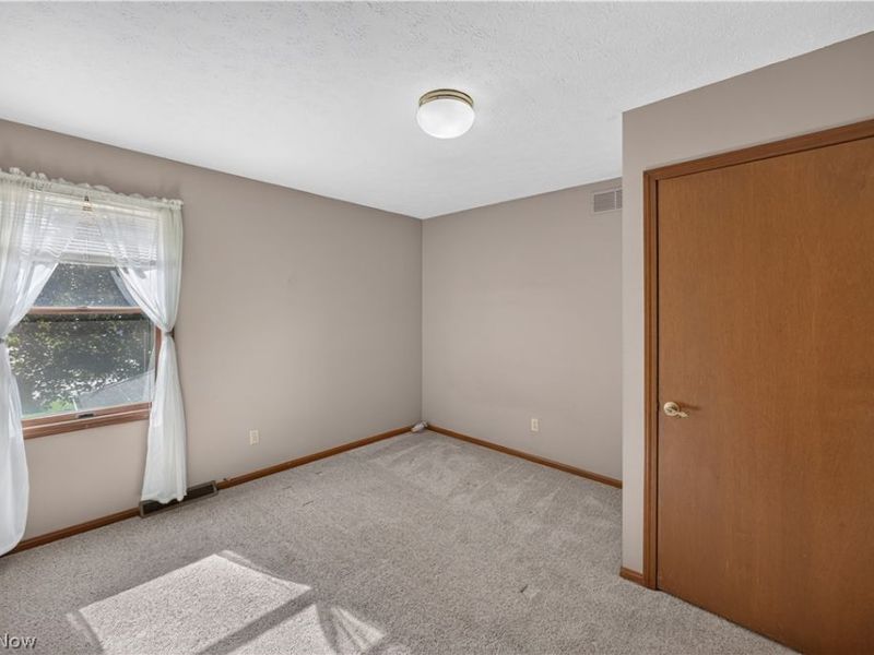 8307 Old Post Road, Olmsted Falls, OH 44138 Photo 29