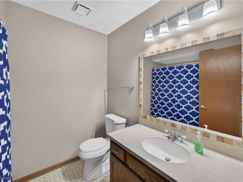 8307 Old Post Road, Olmsted Falls, OH 44138 Photo 30