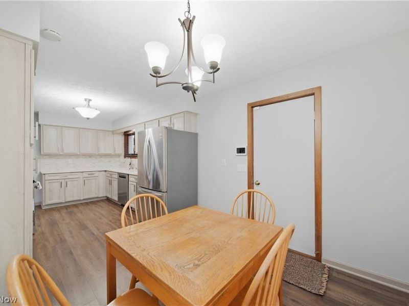 4727 Greenbriar Square NE, Canton, OH 44714 Photo 11
