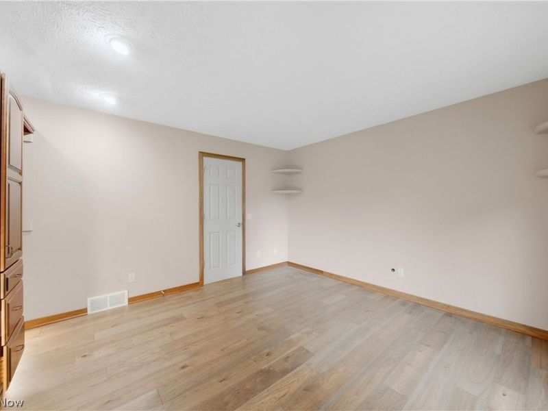4727 Greenbriar Square NE, Canton, OH 44714 Photo 13