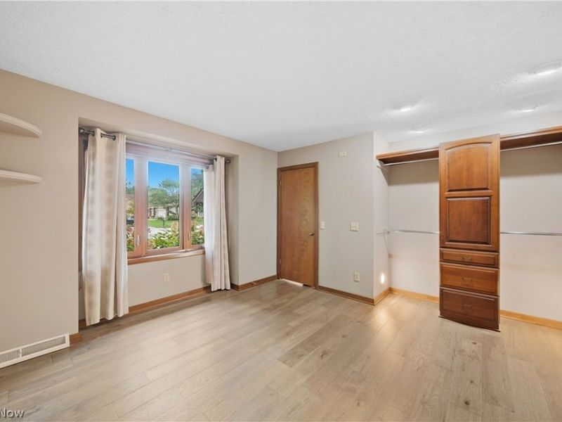 4727 Greenbriar Square NE, Canton, OH 44714 Photo 15