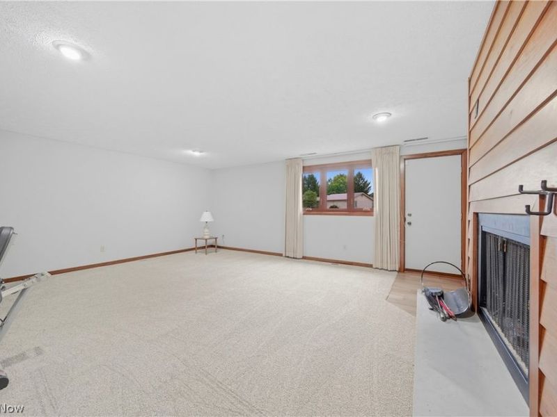 4727 Greenbriar Square NE, Canton, OH 44714 Photo 28