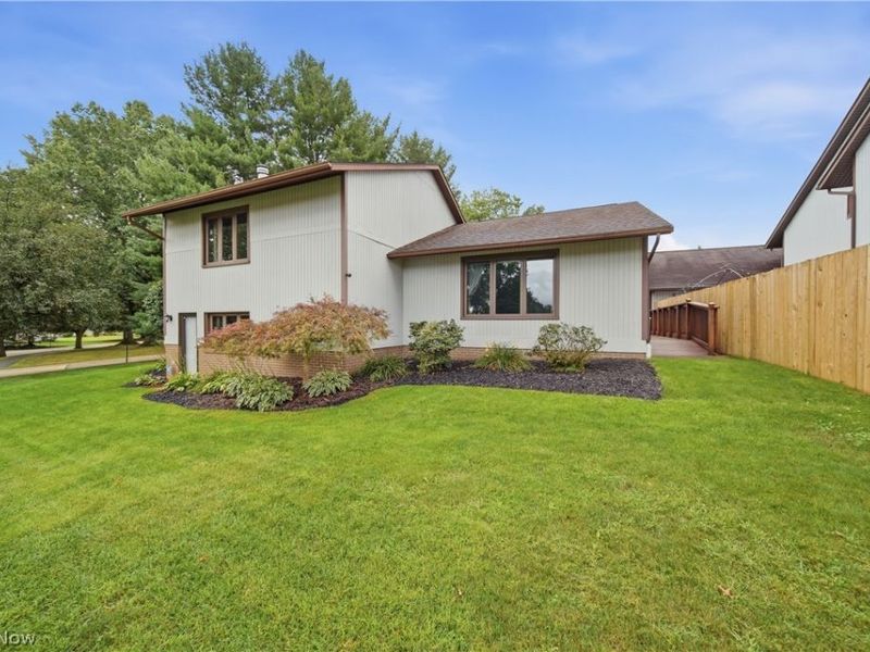 4727 Greenbriar Square NE, Canton, OH 44714 Photo 32