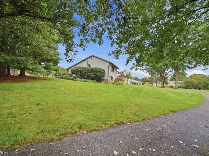 4727 Greenbriar Square NE, Canton, OH 44714 Photo 34