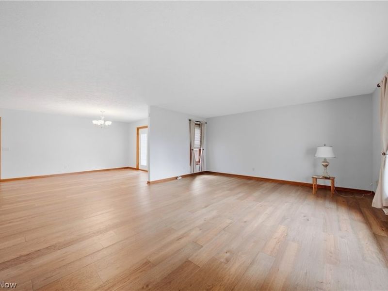 4727 Greenbriar Square NE, Canton, OH 44714 Photo 5