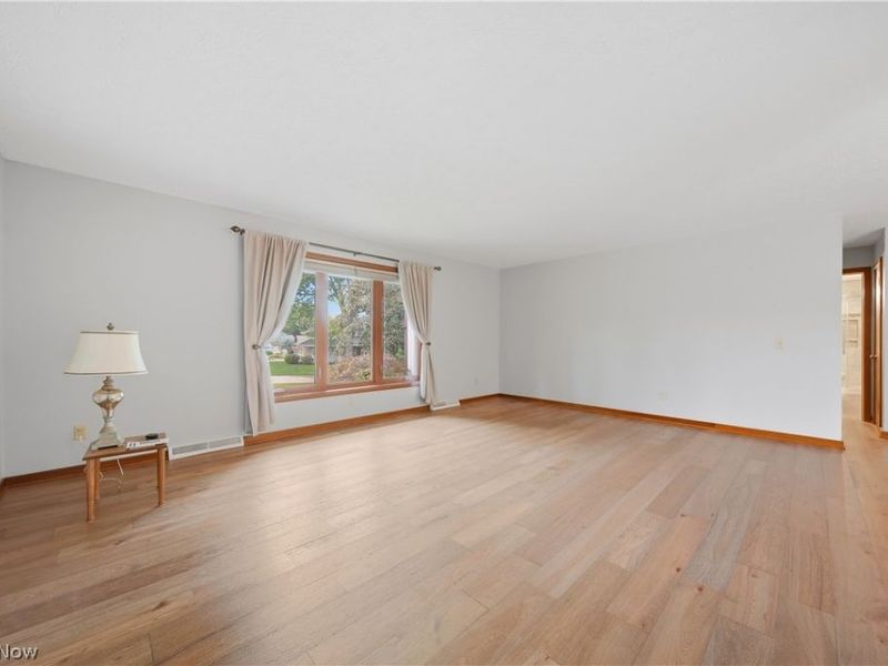 4727 Greenbriar Square NE, Canton, OH 44714 Photo 6