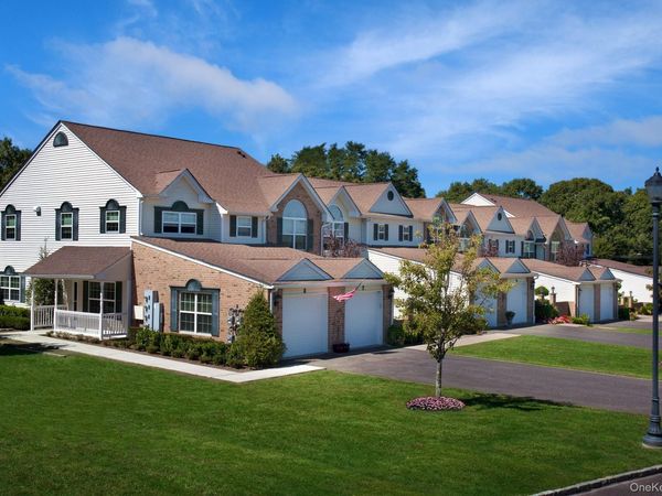82 Pineview Lane , Unit 82, Coram, NY 11727