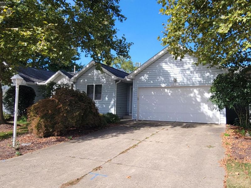 813 Elizabeth Drive, Huron, OH 44839 Photo 2