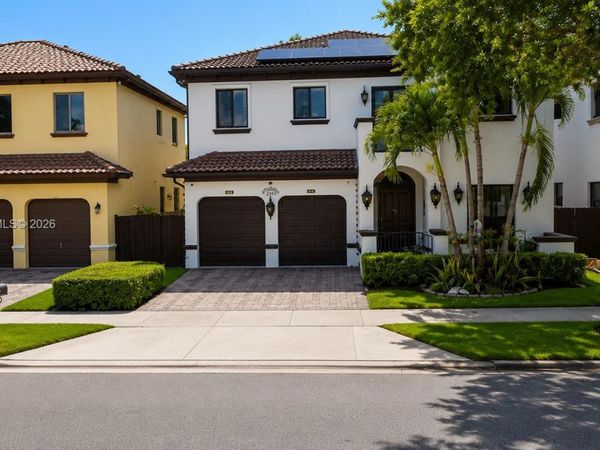 22673 SW 105th Ave , Miami, FL 33190