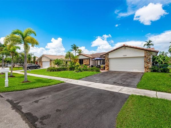 7609 Sunflower Dr , Margate, FL 33063