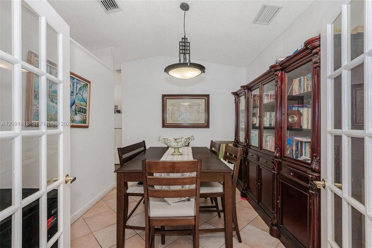 7609 Sunflower Dr, Margate, FL 33063 Photo