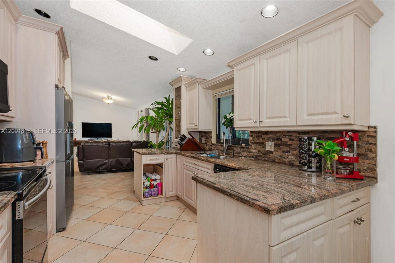 7609 Sunflower Dr, Margate, FL 33063 Photo