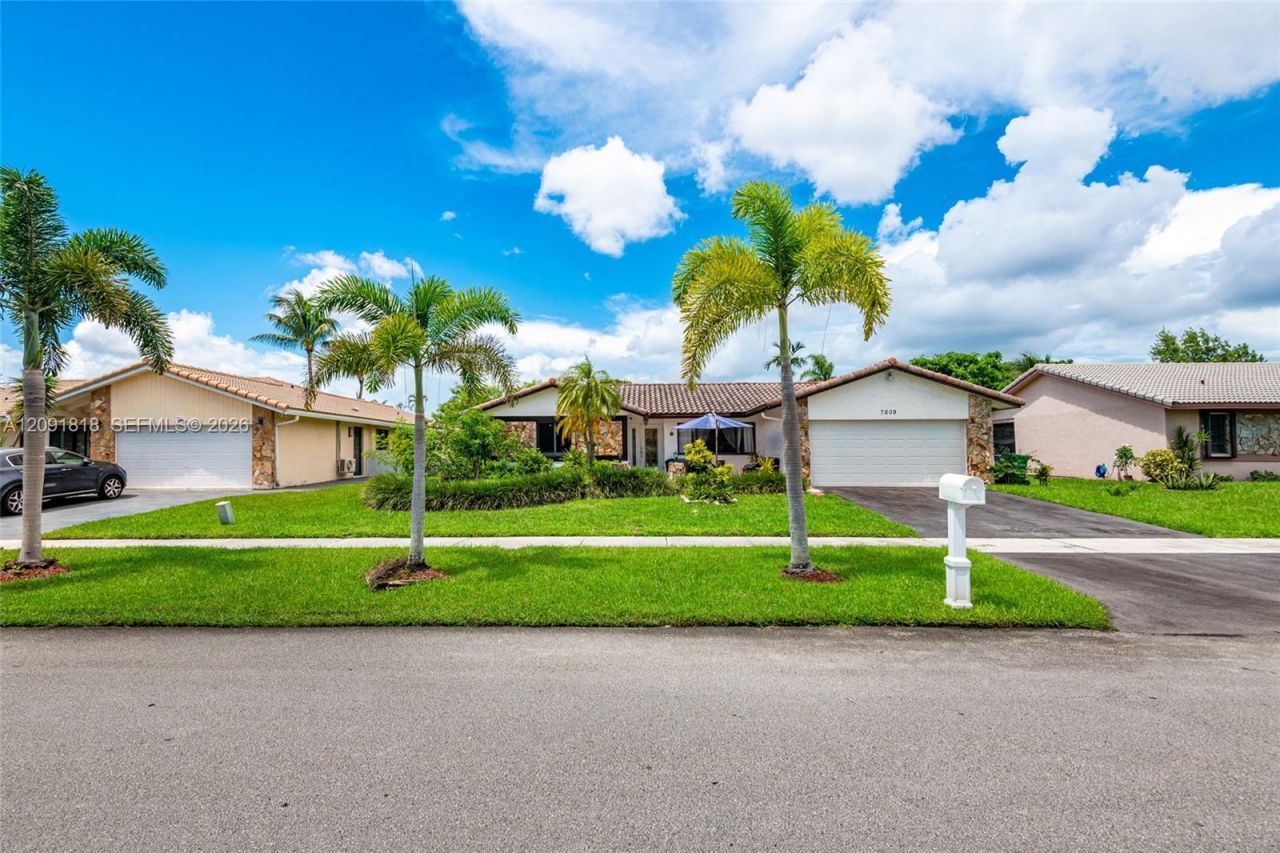 7609 Sunflower Dr, Margate, FL 33063 Photo