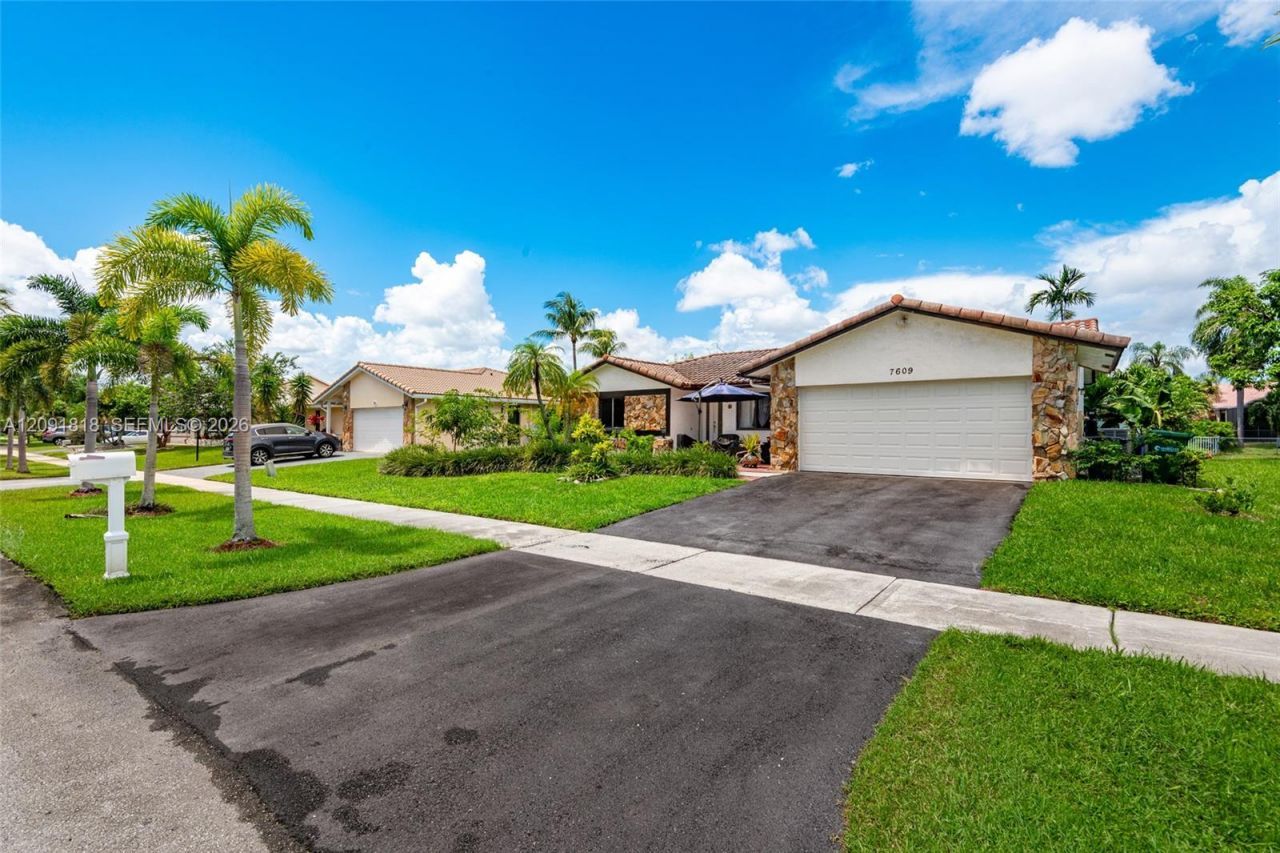 7609 Sunflower Dr, Margate, FL 33063 Photo
