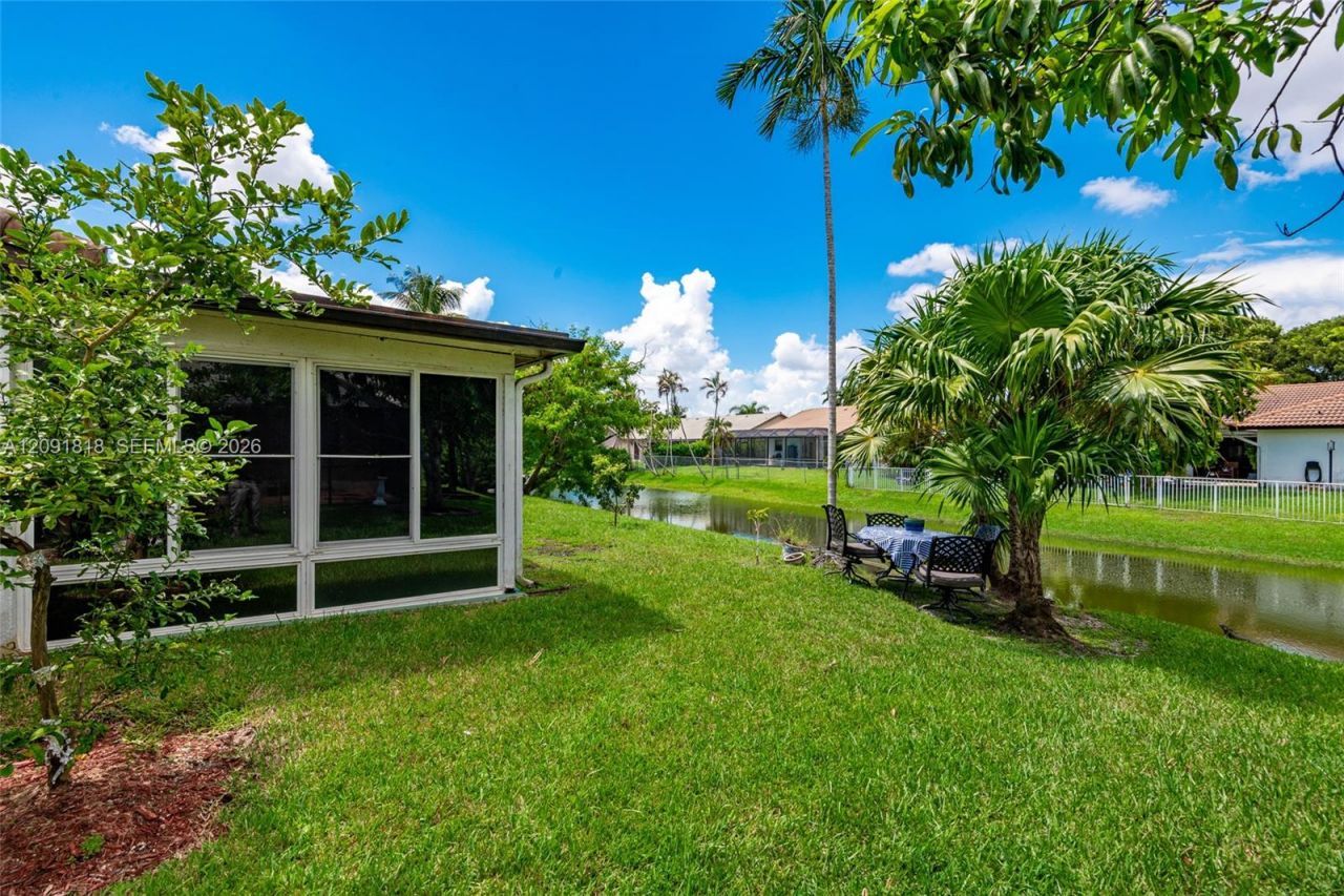 7609 Sunflower Dr, Margate, FL 33063 Photo