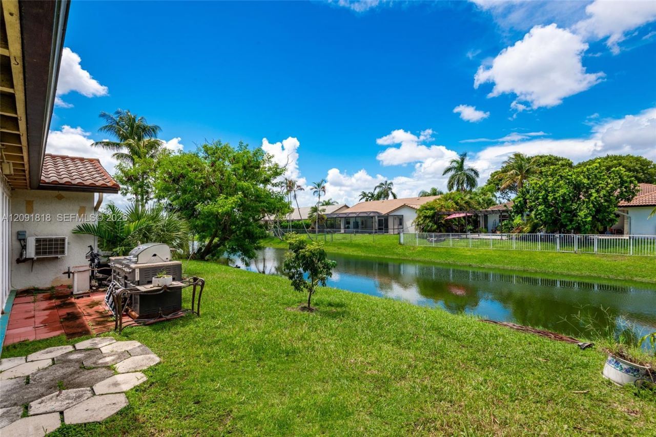 7609 Sunflower Dr, Margate, FL 33063 Photo