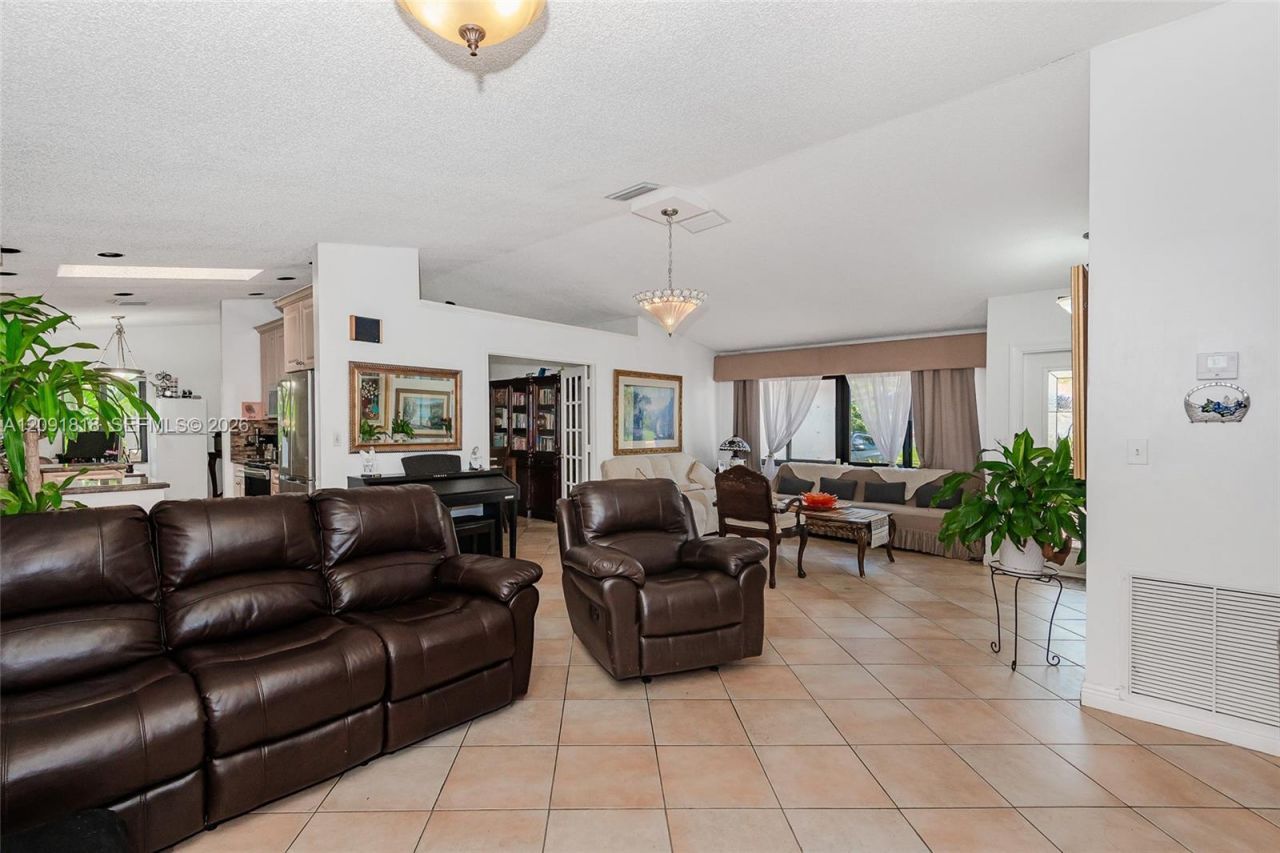 7609 Sunflower Dr, Margate, FL 33063 Photo