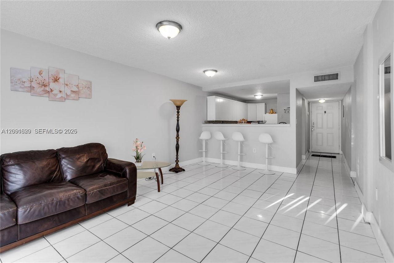 10000 NW 80th Ct , Unit 2247, Hialeah Gardens, FL 33016 Photo