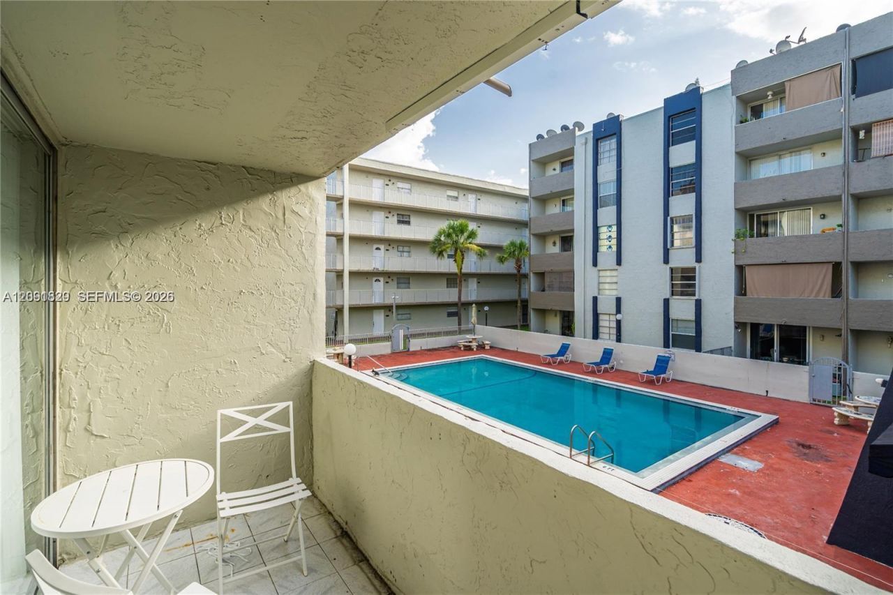 10000 NW 80th Ct , Unit 2247, Hialeah Gardens, FL 33016 Photo